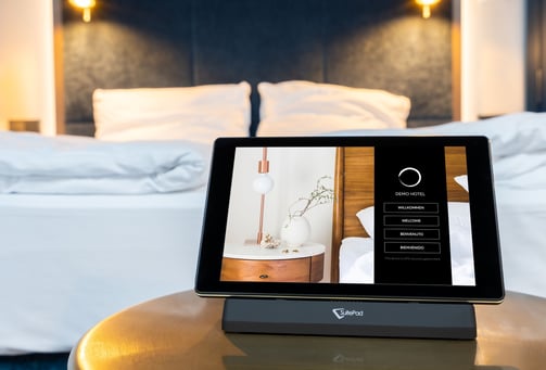 Ein SuitePad In-Room Tablet